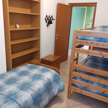 Casa Vacanze Valvendra Lovere Szoba fotó